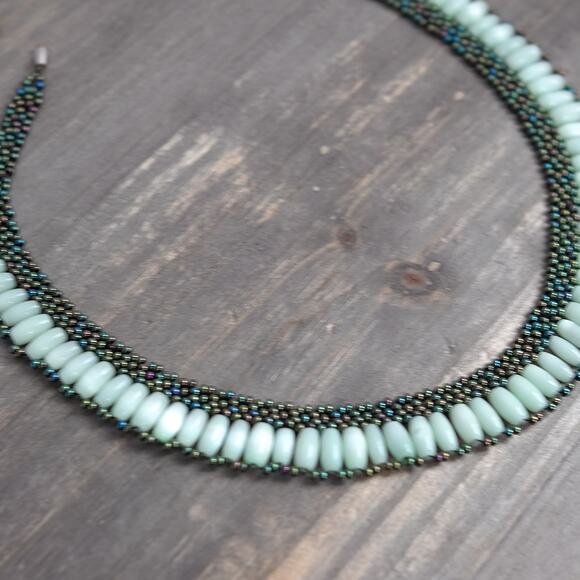 Handmade Green Cat's Eye Quartz Beaded Necklace 17" Iridescent Glass Beads - Picture 4 of 4